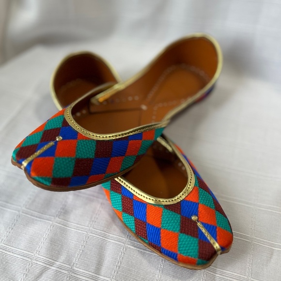 Traditional Handcrafted Colorful Women's Jutti Shoes Leather - Picture 8 of 14